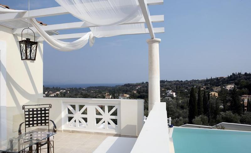 Castello Di Vista Hotel อิปโซส ภายนอก รูปภาพ