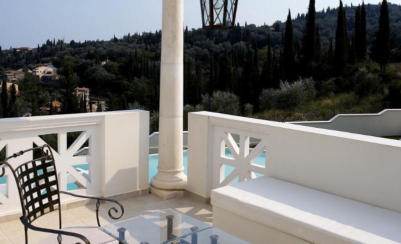 Castello Di Vista Hotel อิปโซส ภายนอก รูปภาพ