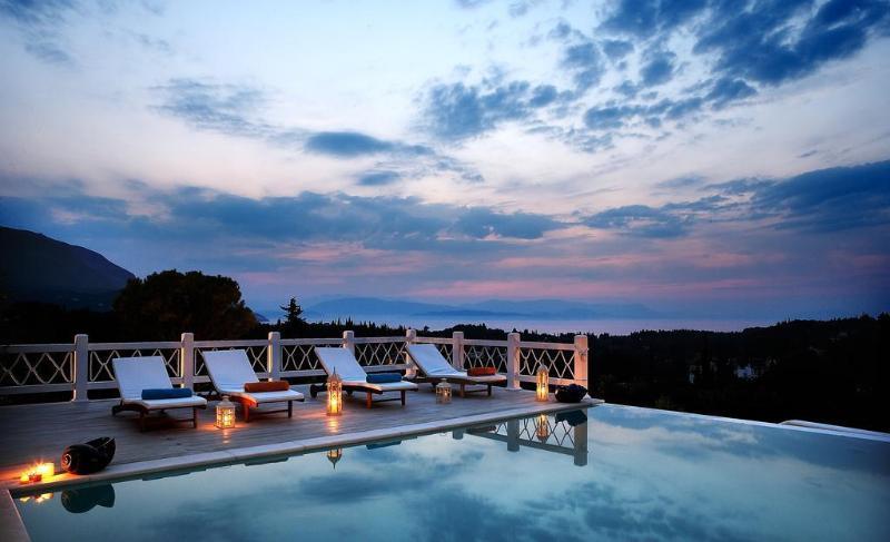 Castello Di Vista Hotel อิปโซส ภายนอก รูปภาพ